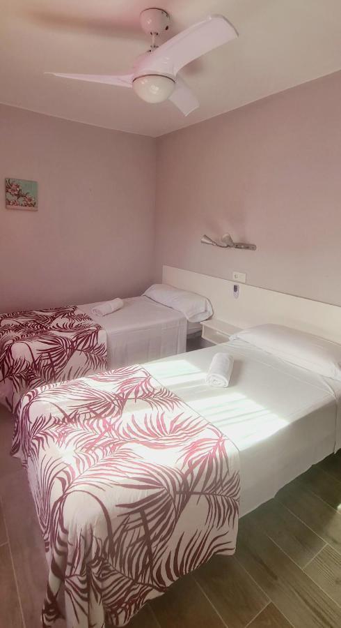 Hostal La Cabana Salou Eksteriør billede