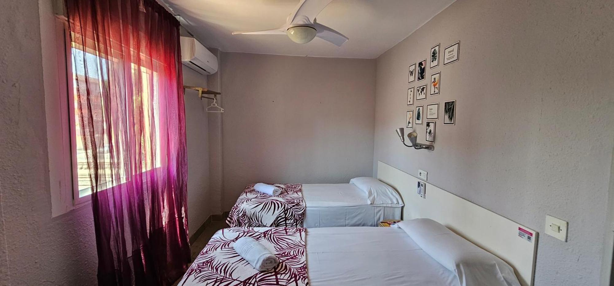 Hostal La Cabana Salou Eksteriør billede