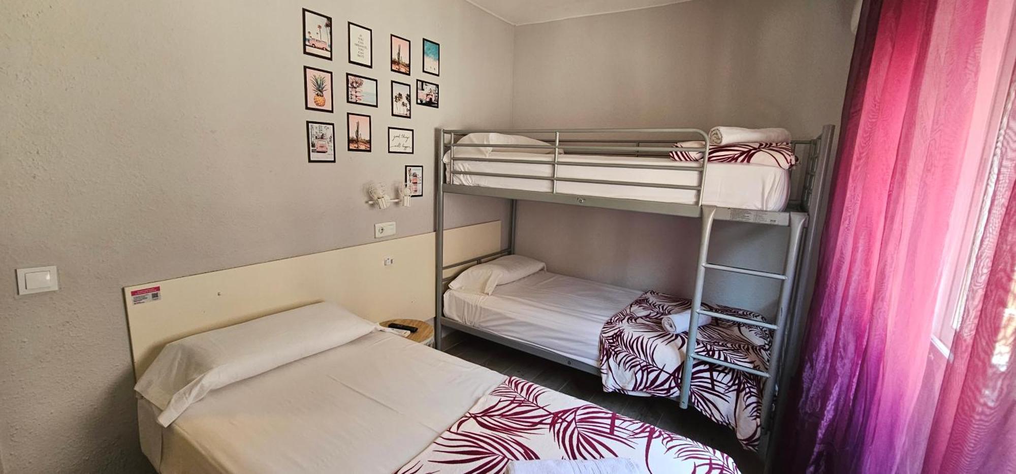 Hostal La Cabana Salou Eksteriør billede