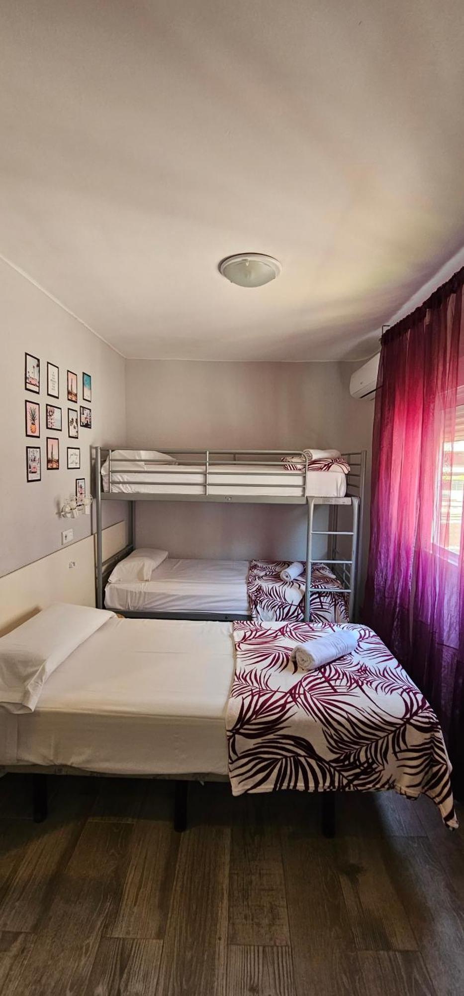 Hostal La Cabana Salou Eksteriør billede