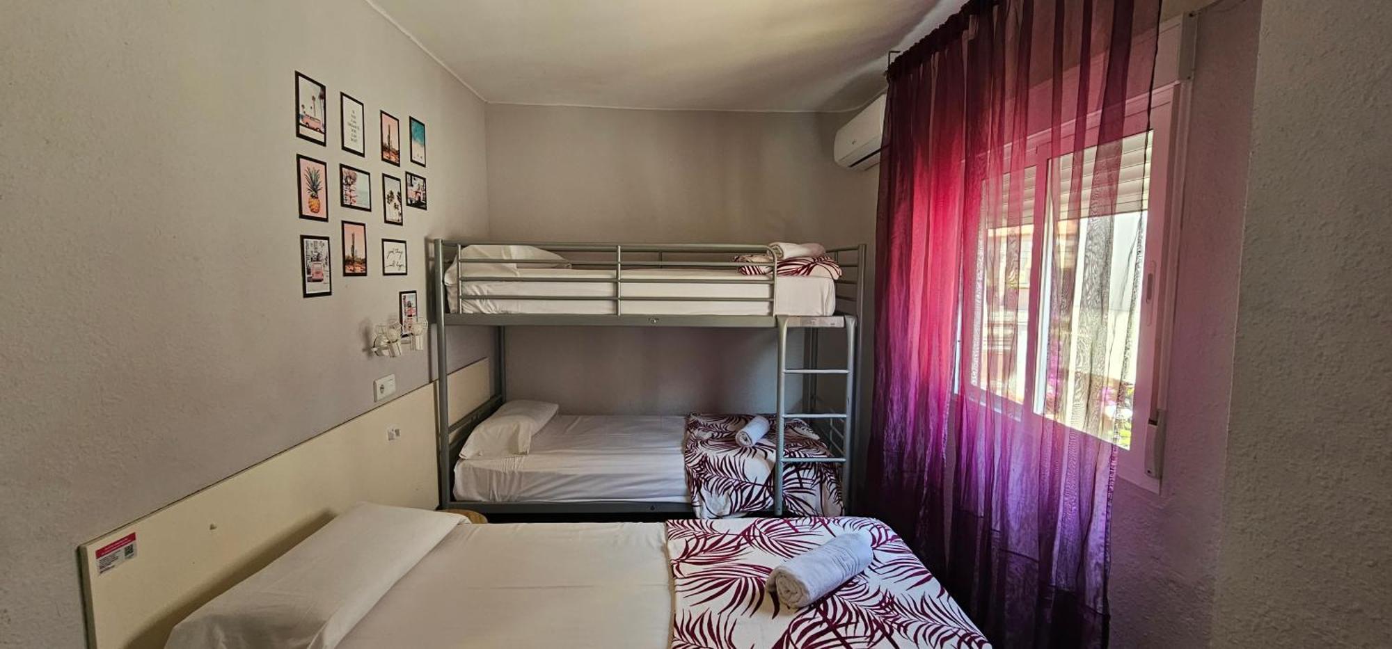 Hostal La Cabana Salou Eksteriør billede
