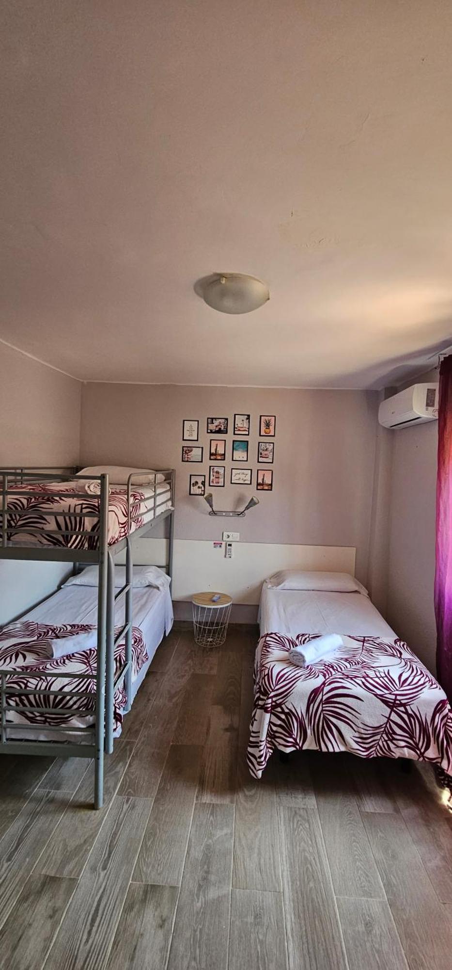 Hostal La Cabana Salou Eksteriør billede